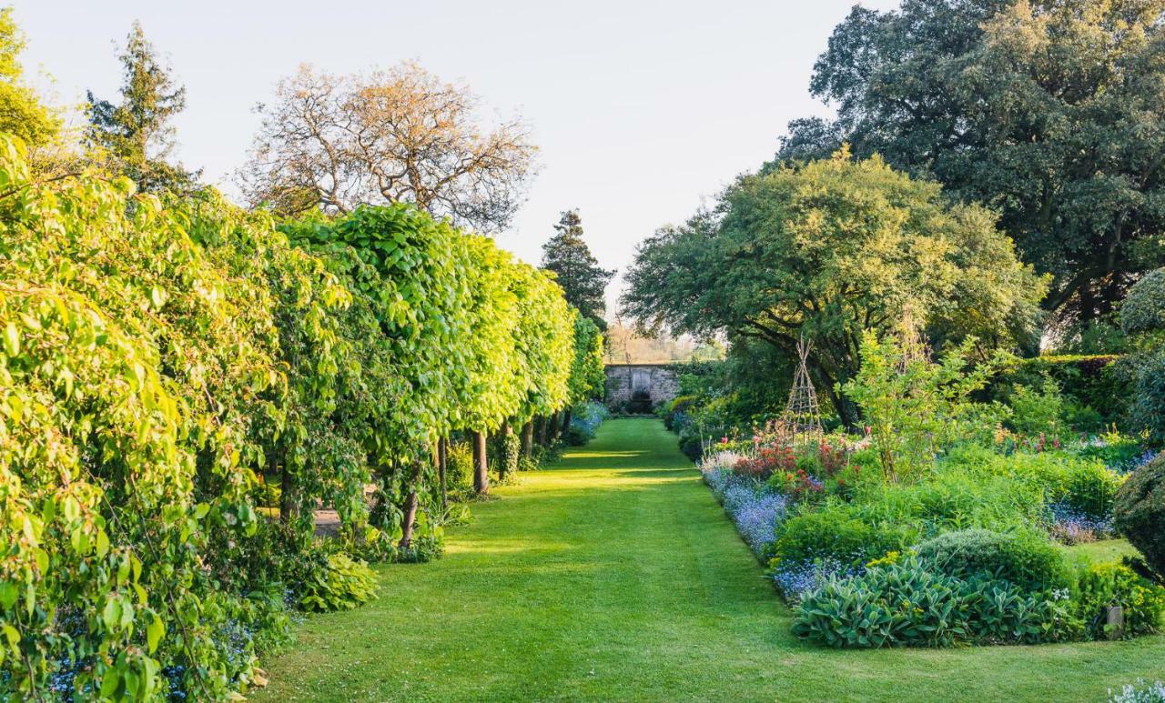 Отель Barnsley House Ampney Crucis Экстерьер фото